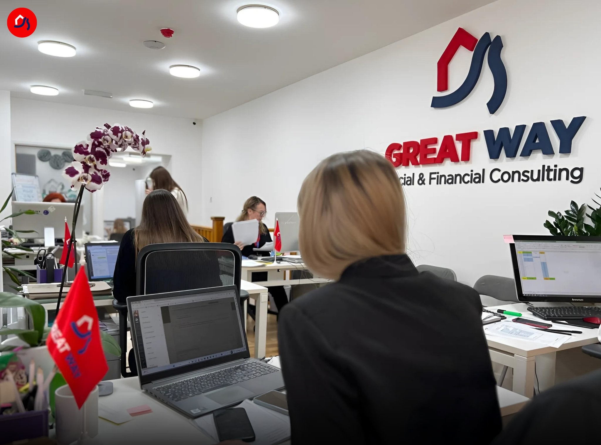 Consultants assisting a client